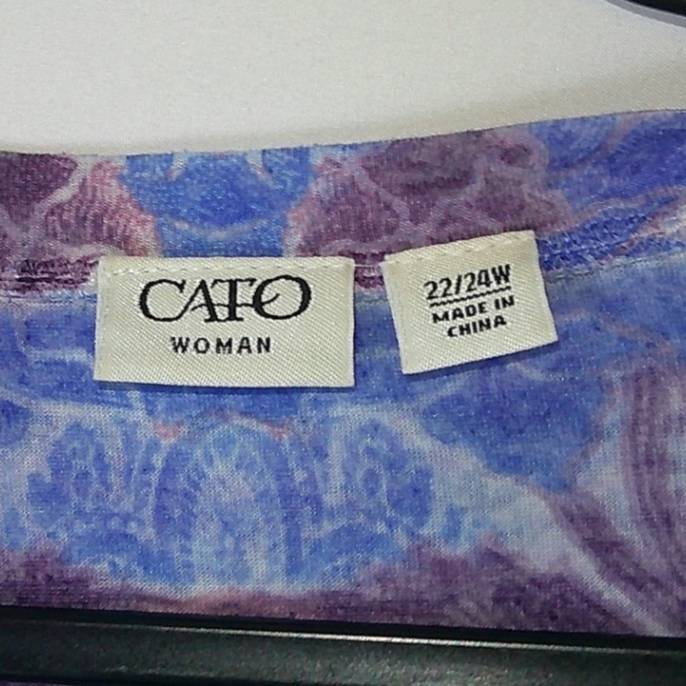 Cato‎ Woman Purple Paisley Rhinestone V-Neck 3/4 Sleeve Tunic Top 22/24W - Picture 3 of 4